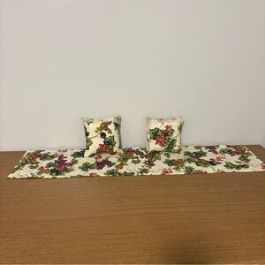 Floral Table Runner and Pillow Set handmade new
